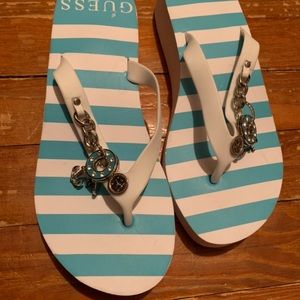Guess teal and white size 7 flip flop sandals